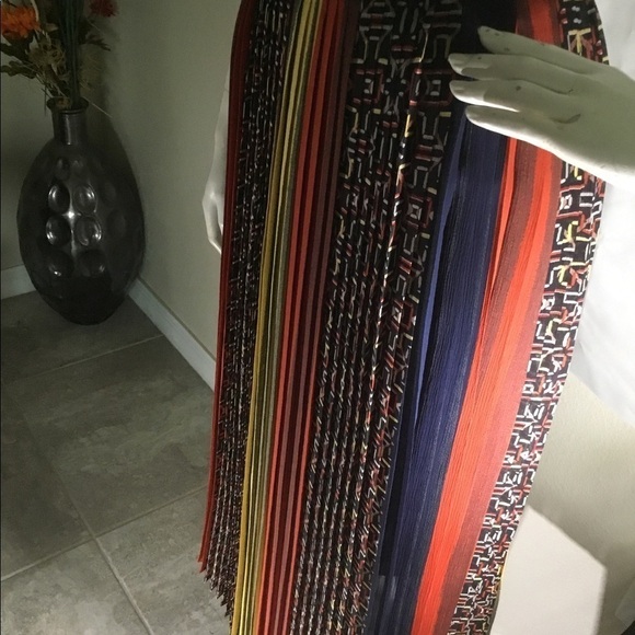 BCBG MAXAZRIA One OF A KIND PLEATED SKIRT - Picture 10 of 12